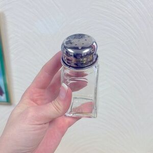 Glass shaker